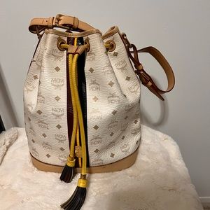 McM bucket bag